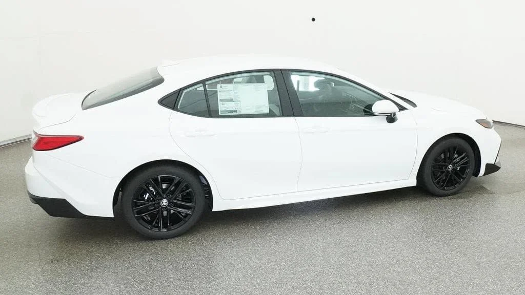 Used 2026 Ice Cap Toyota SE image 10