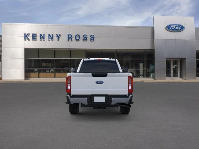 2025 Ford F-350 Super Duty XLT - Photo 30