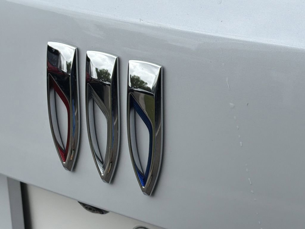 New 2026 Iridescent White Tricoat Buick Avenir image 10