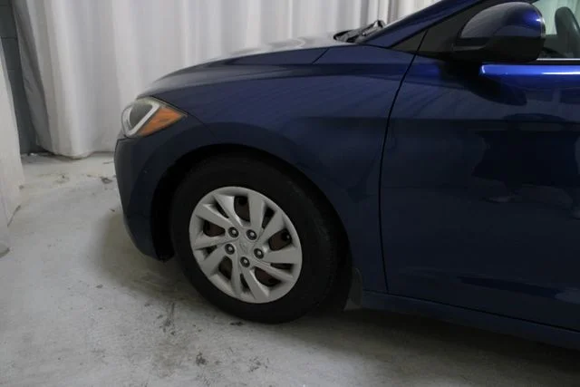 Used 2017 Blue Hyundai SE image 28