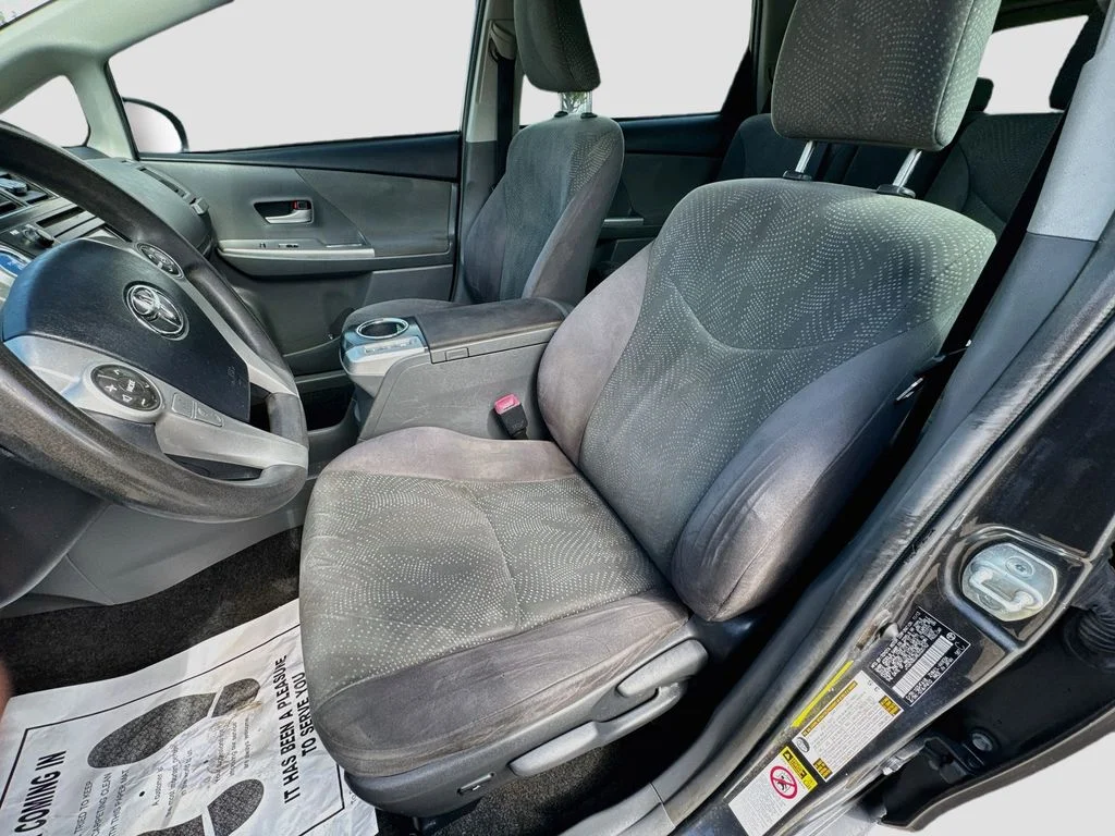 Used 2014 Gray Toyota Three image 23