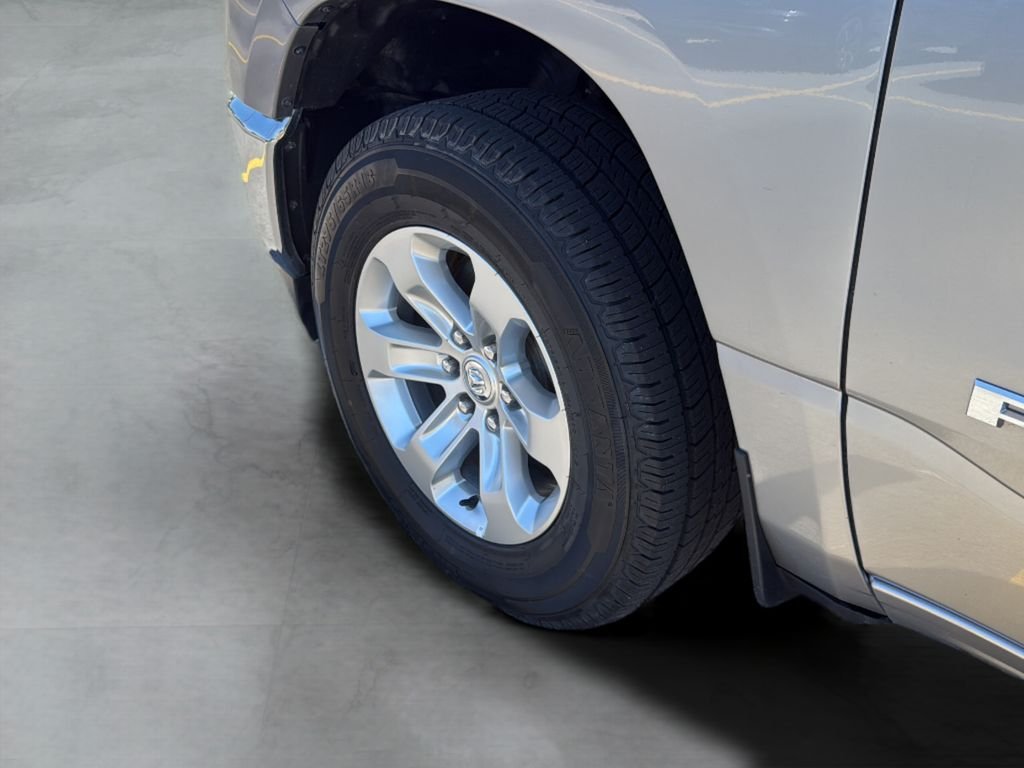 Used 2024 Silver Ram Laramie image 27