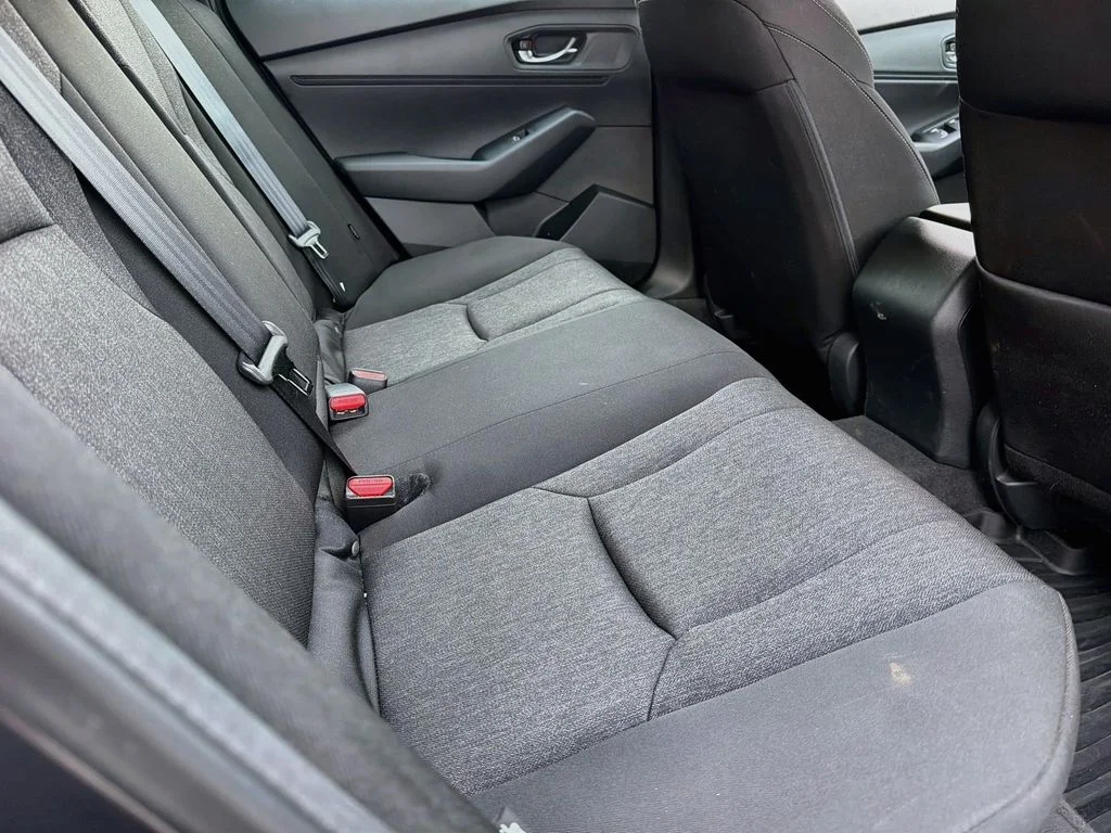 Used 2023  Honda EX image 17
