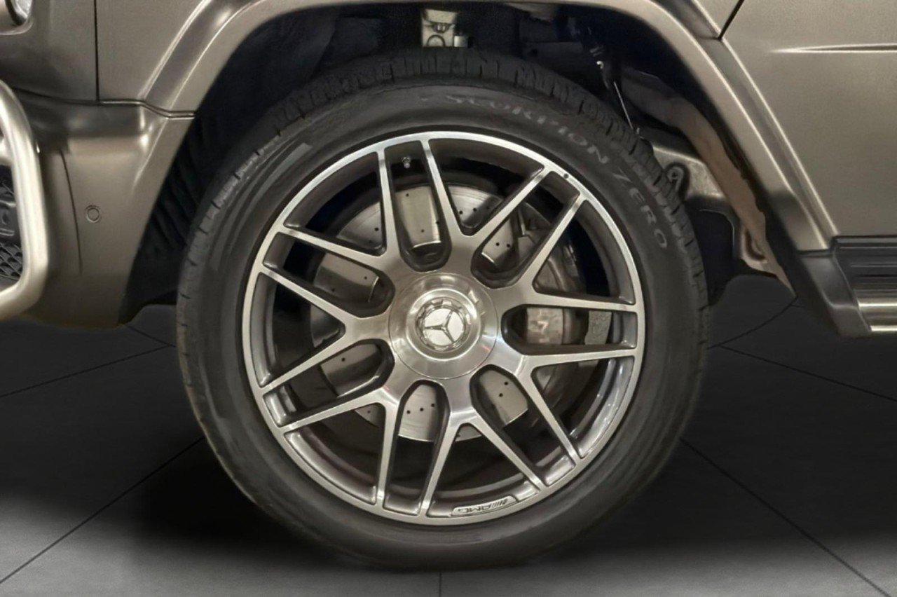 Certified Used 2024 MANUFAKTUR Monza Grey magno Mercedes-Benz AMG® G 63 image 26