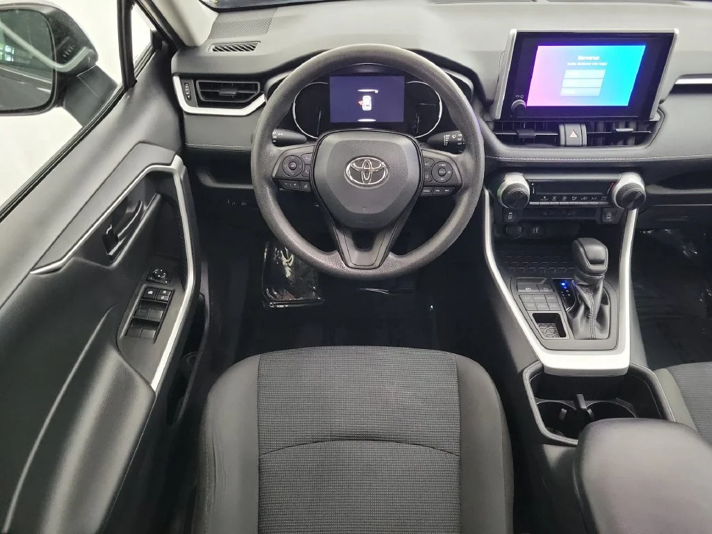 2024 Toyota RAV4 LE - Photo 12