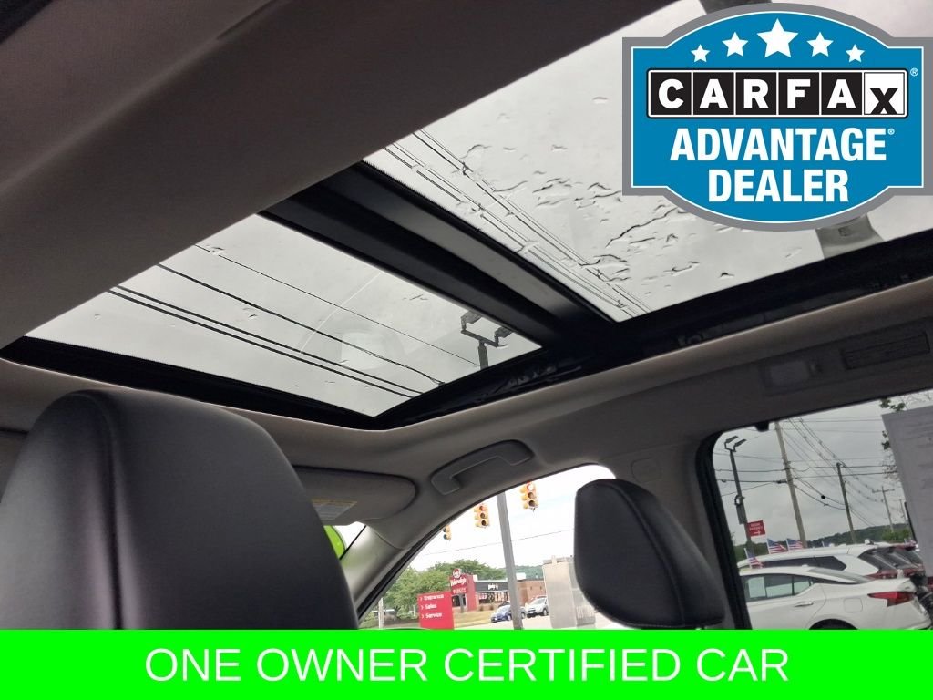 Used 2023 White Nissan Platinum image 18