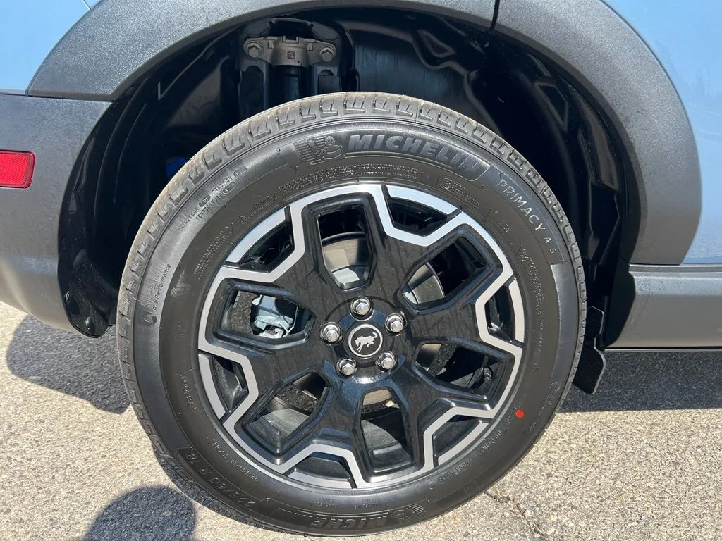 New 2026 Azure Gray Metallic Tri-Coat Ford Outer Banks® image 28
