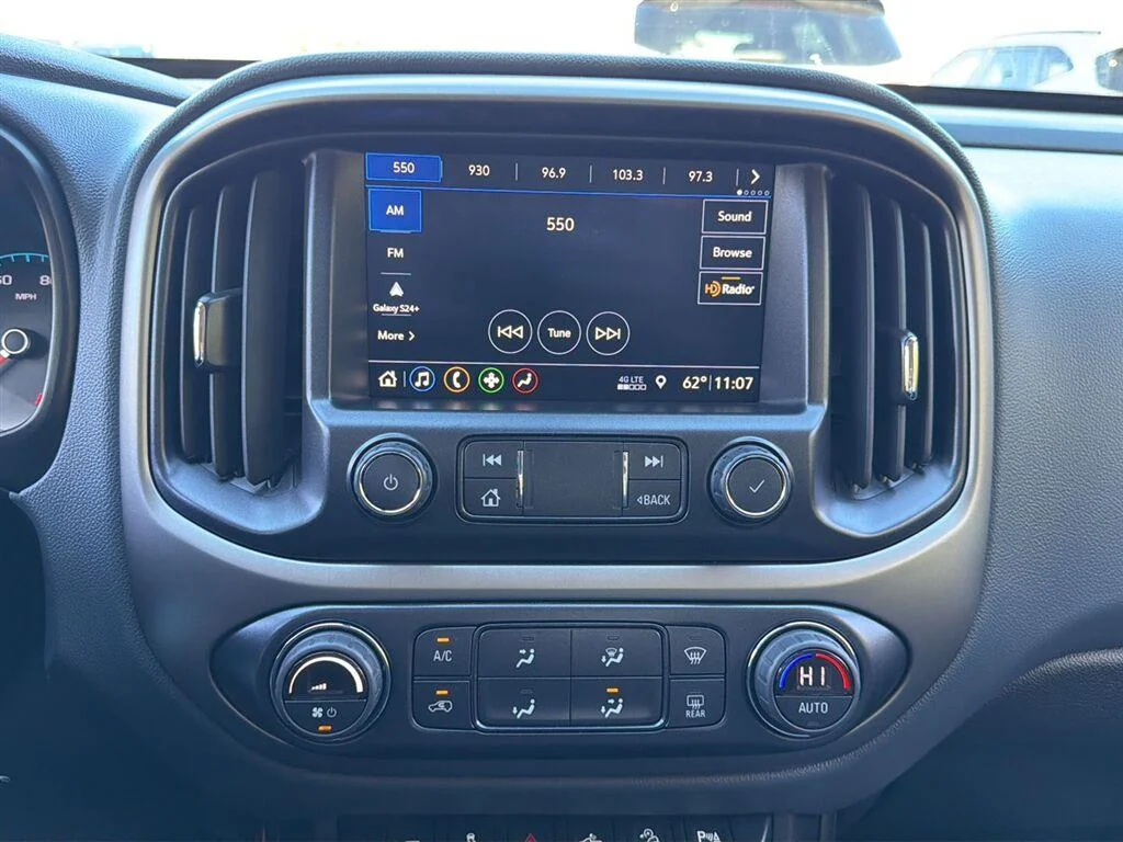 Used 2022 Black Chevrolet 4WD Z71 image 17