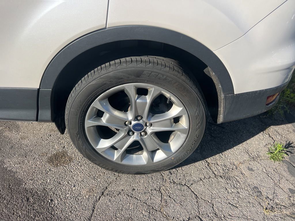 Used 2014  Ford Titanium image 19