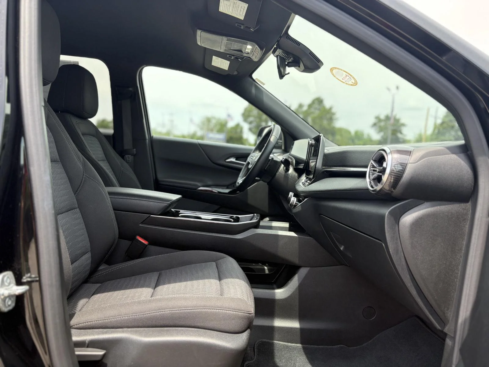 Used 2025 Mosaic Black Metallic Chevrolet FWD LT image 14
