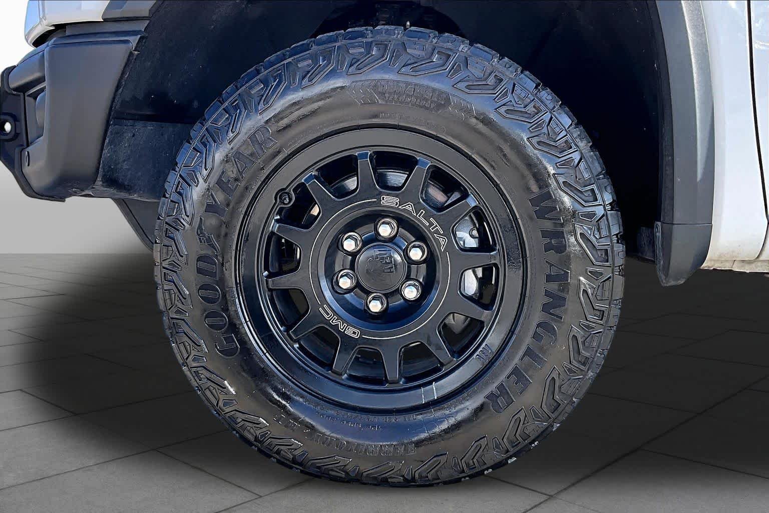 Used 2024 Summit White GMC AT4X image 18