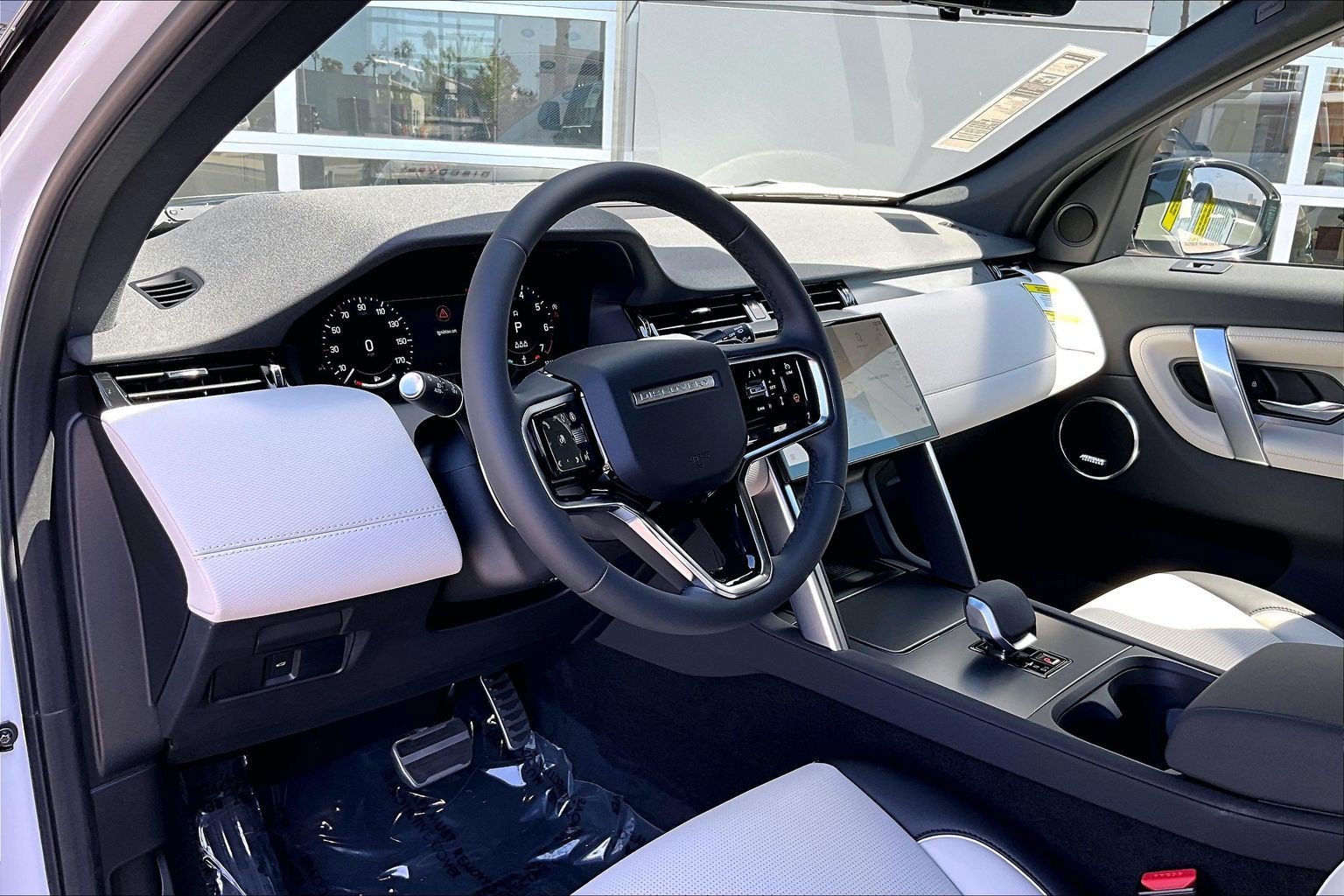 New 2026 Fuji White Land Rover Landmark image 6