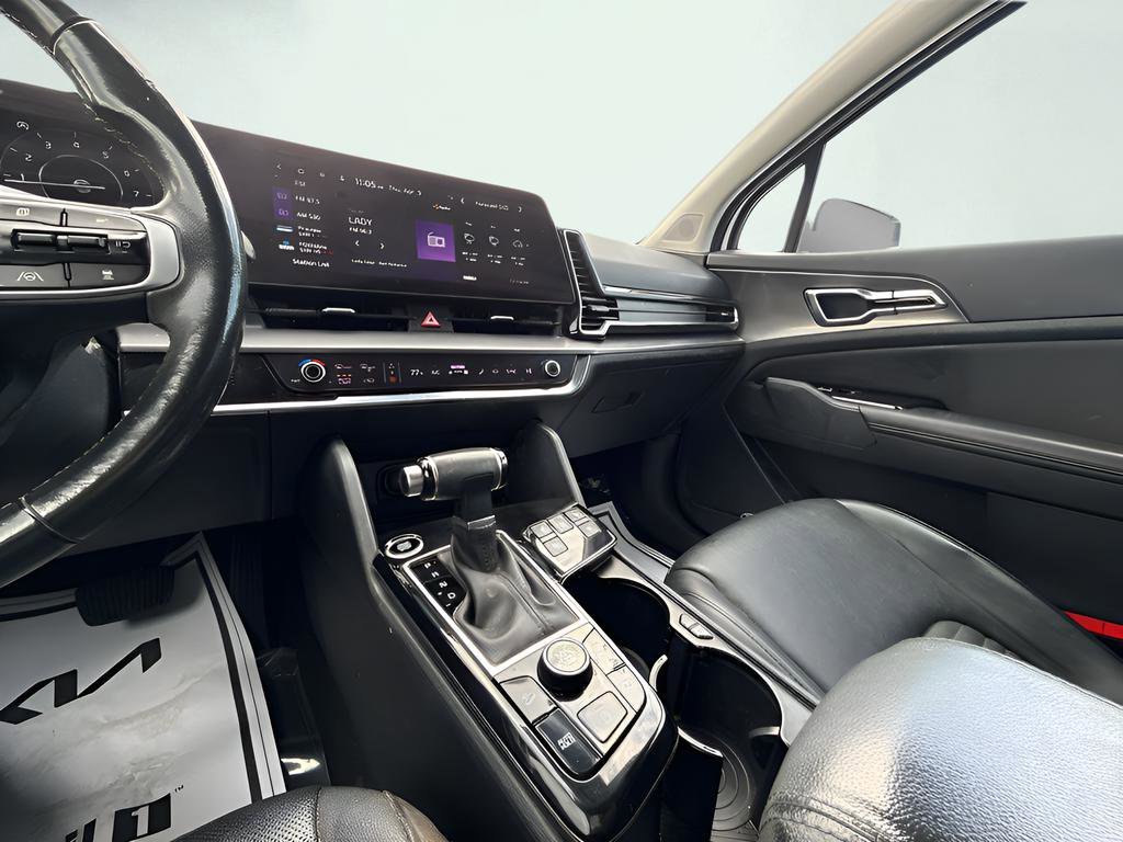 Used 2023 White Kia SX-Prestige image 19