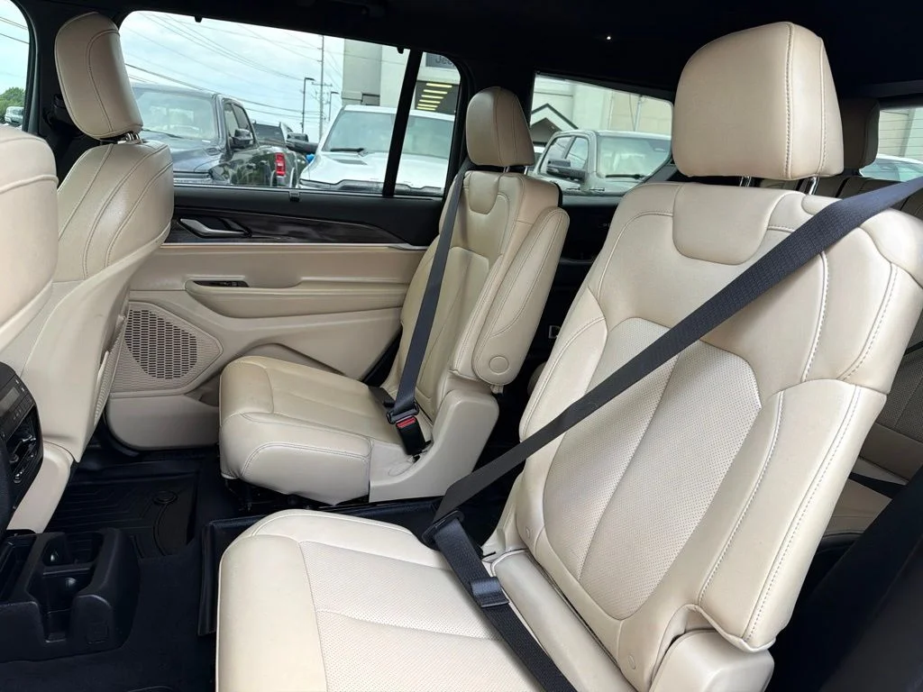 Used 2024 White Jeep Limited image 21