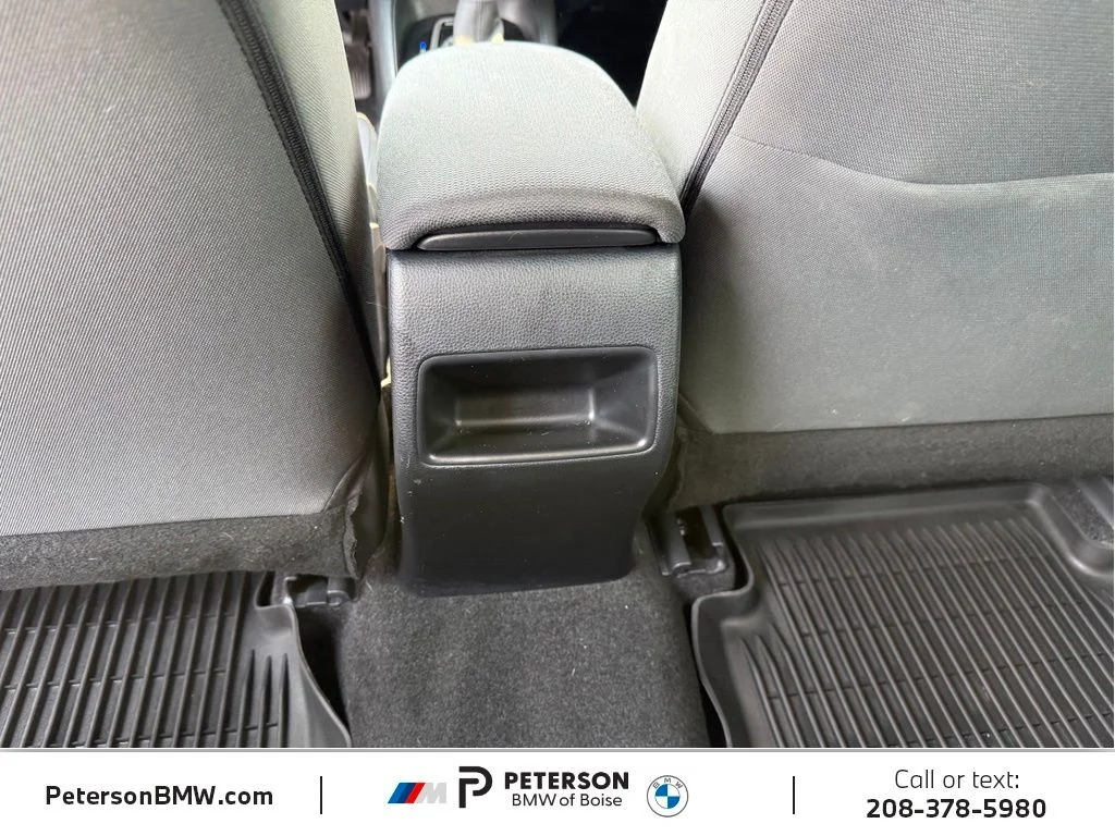 Used 2021  Toyota LE image 18