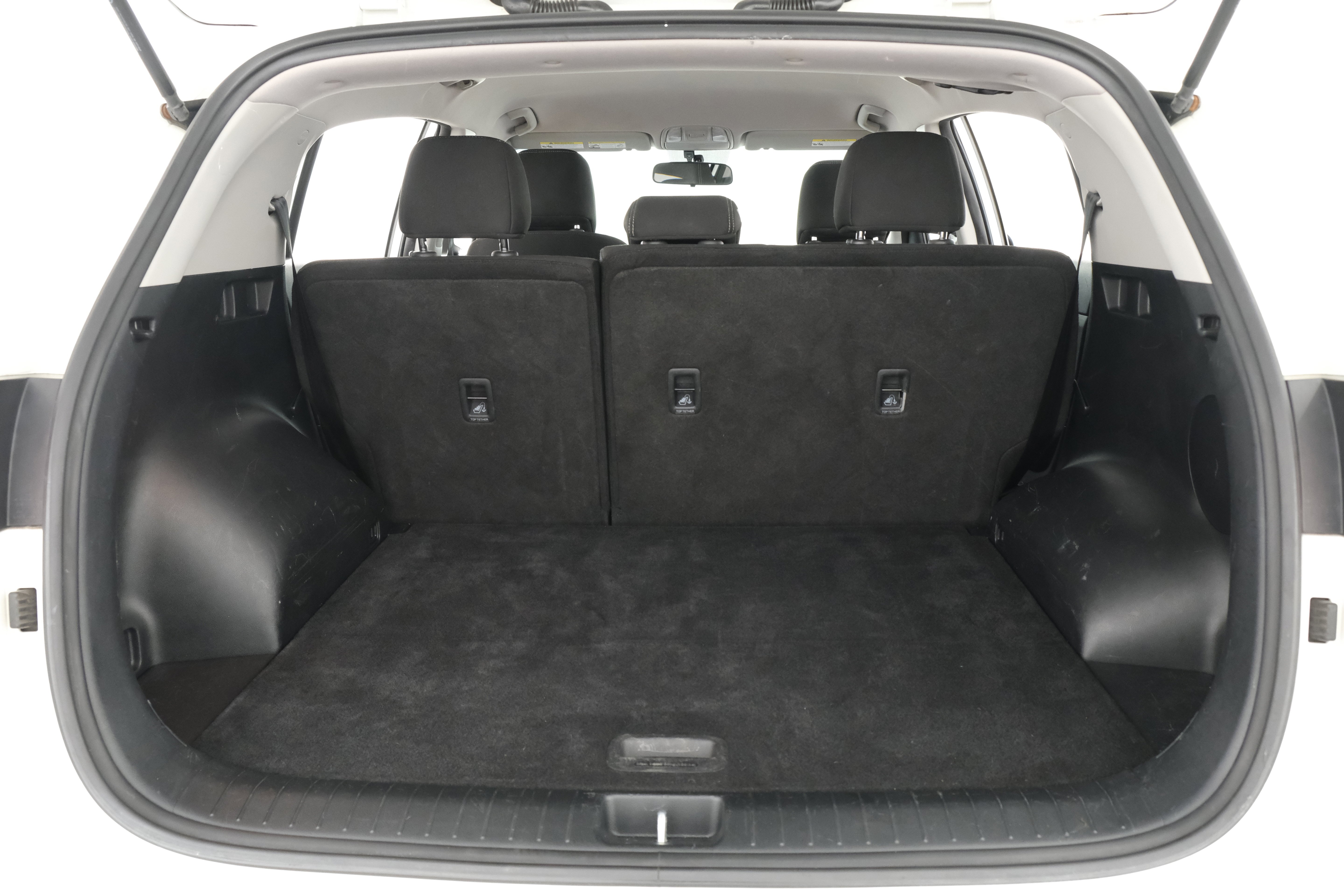 Used 2018 Clear White Kia LX image 36