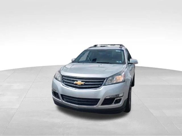 Used 2014 Silver Ice Metallic Chevrolet  image 2