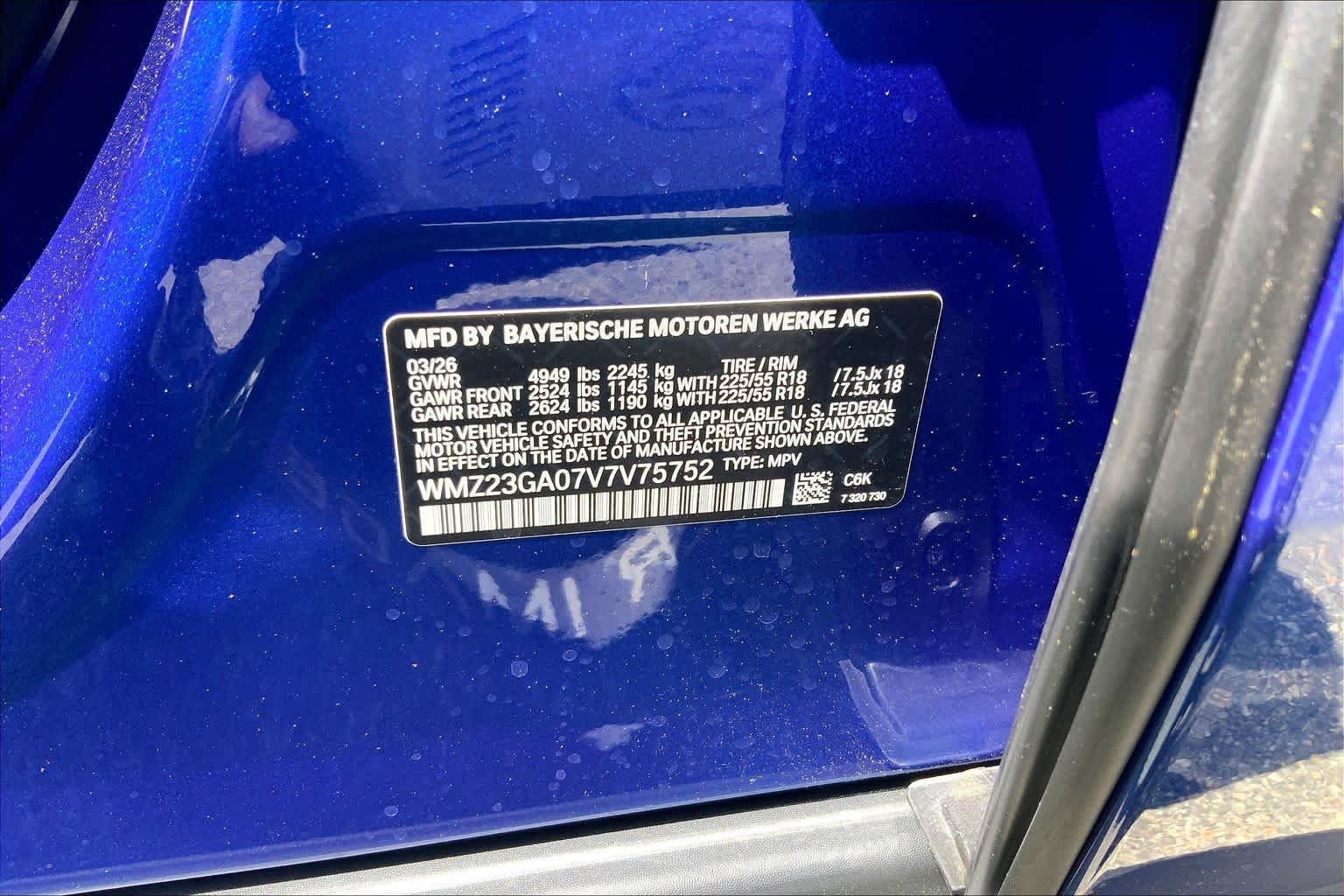 New 2027 Blazing Blue Metallic MINI Signature Plus image 18