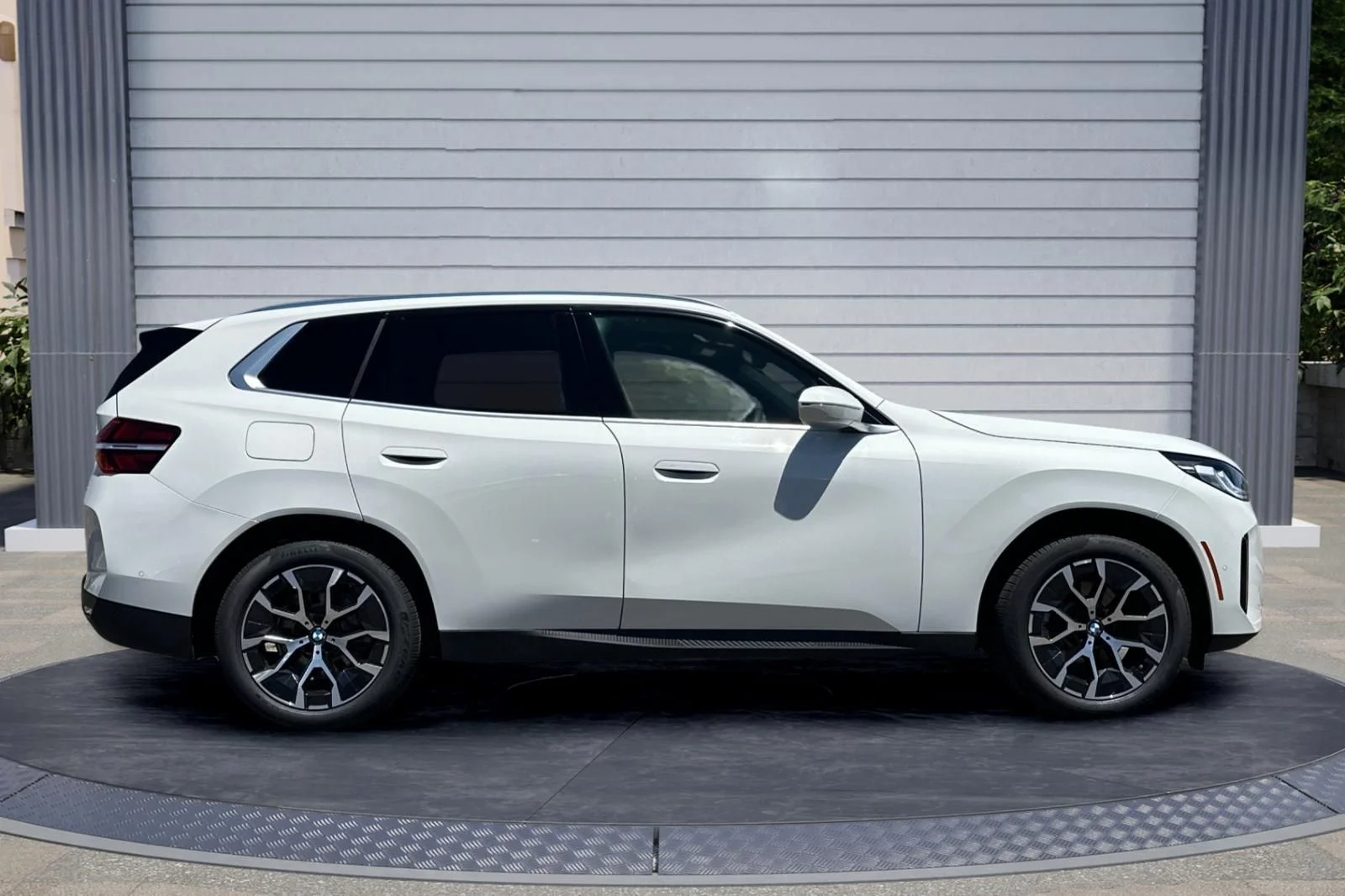 New 2026 Alpine White BMW 30 xDrive image 3