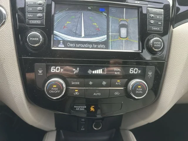 Used 2018 Silver Nissan SL image 20