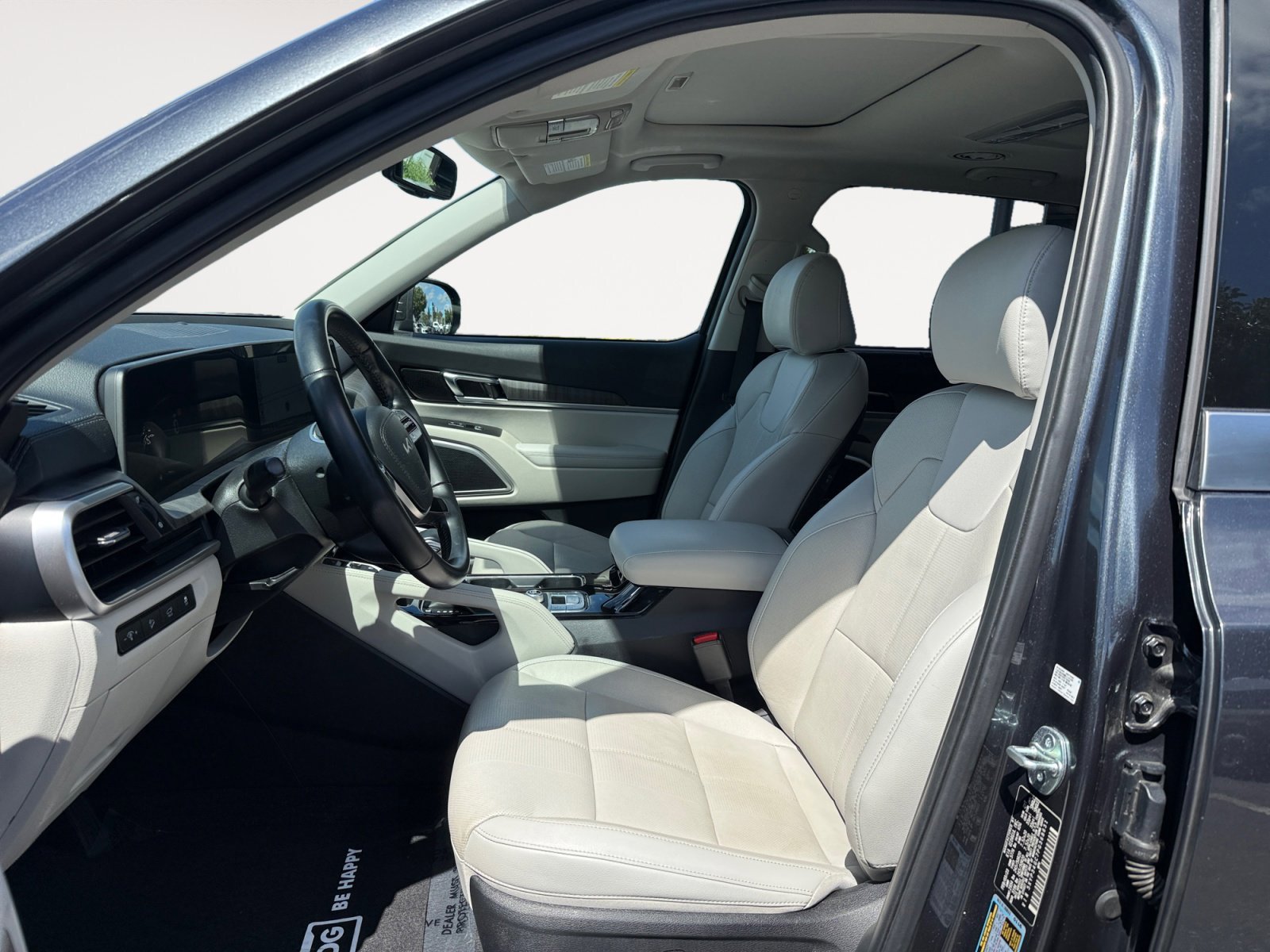 Used 2023 Gray Kia EX image 10