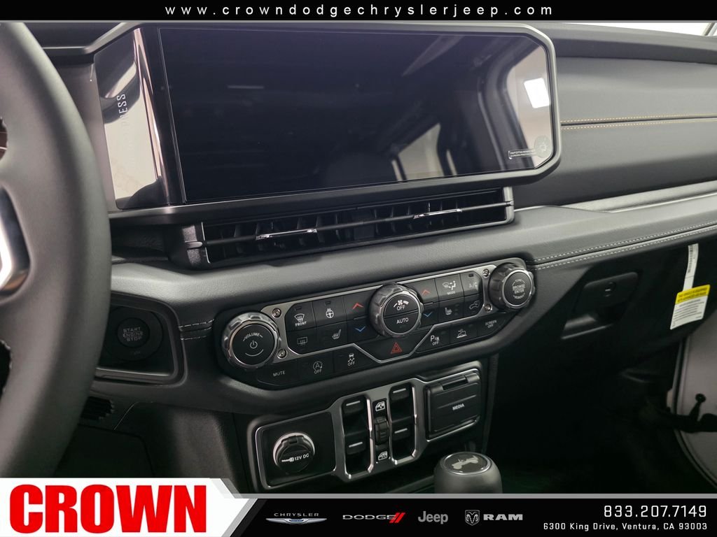 New 2026 Bright White Clear-Coat Exterior Paint Jeep Sahara image 14