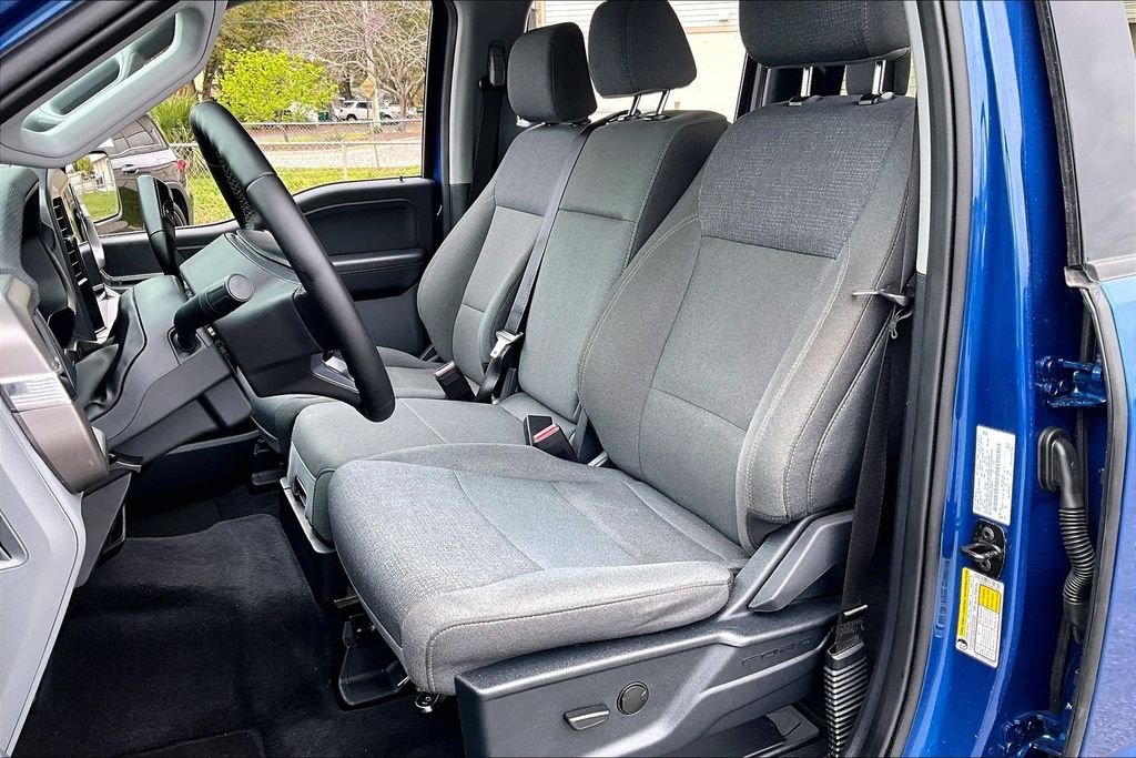Used 2025 Blue Ford XLT image 18