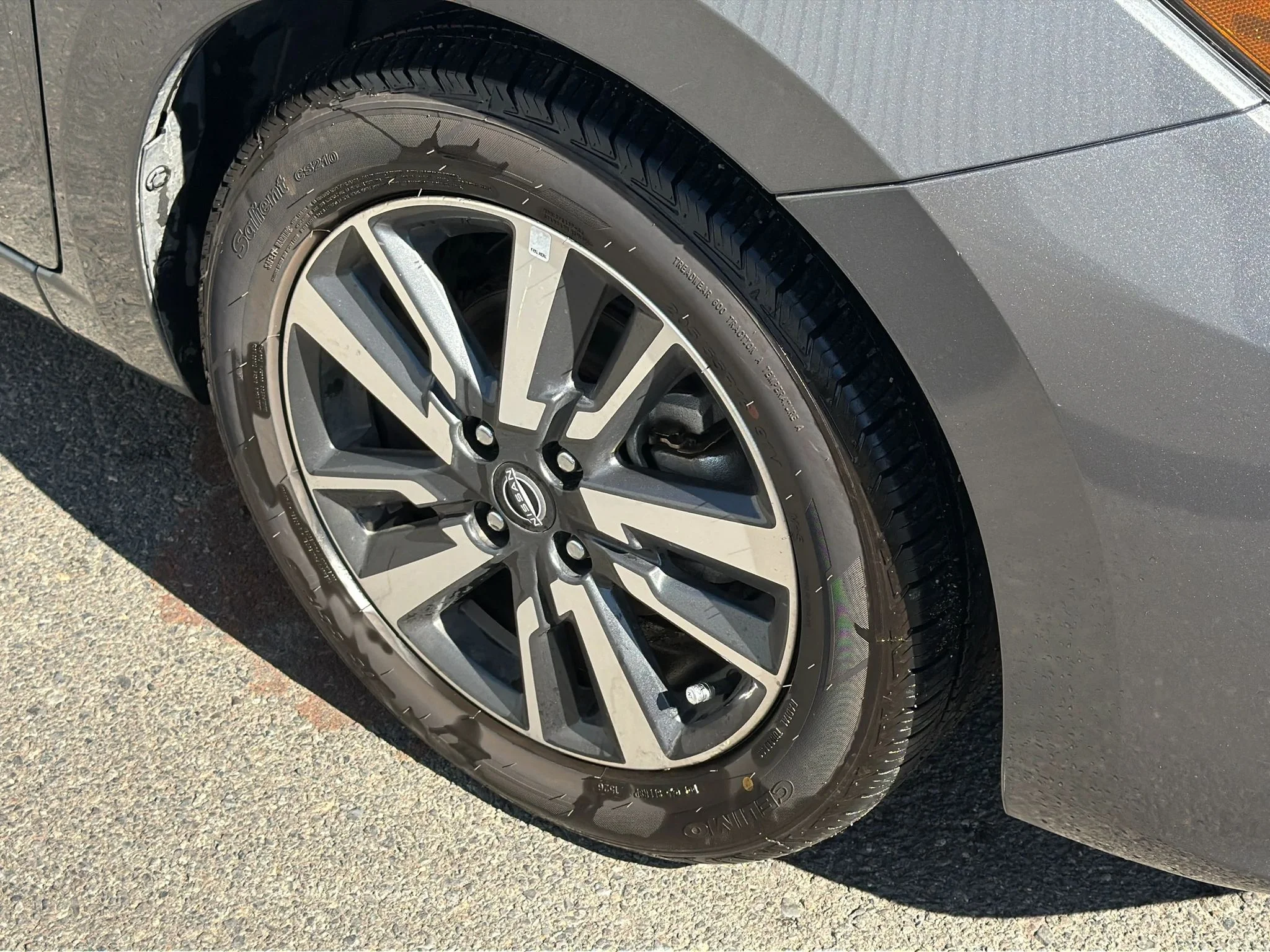 2025 Nissan Versa Sedan SV - Photo 10