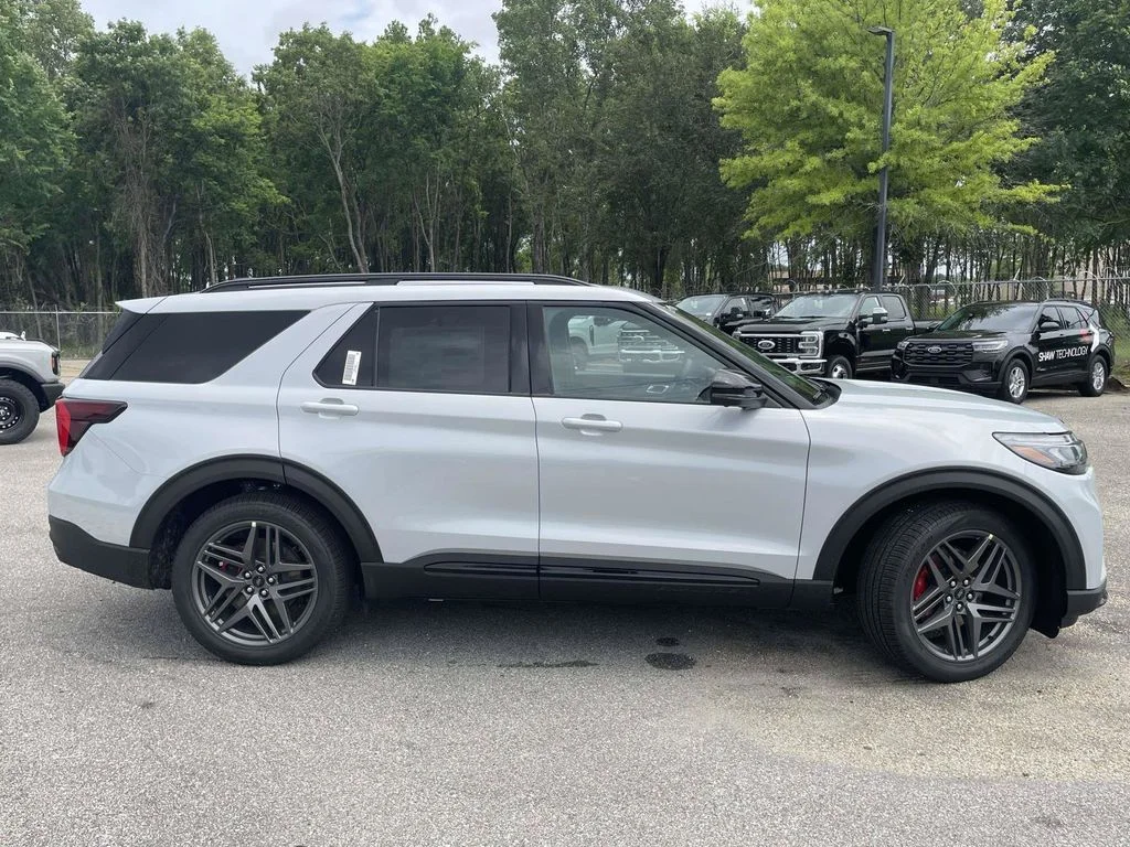 New 2026 Space White Metallic Ford ST image 2