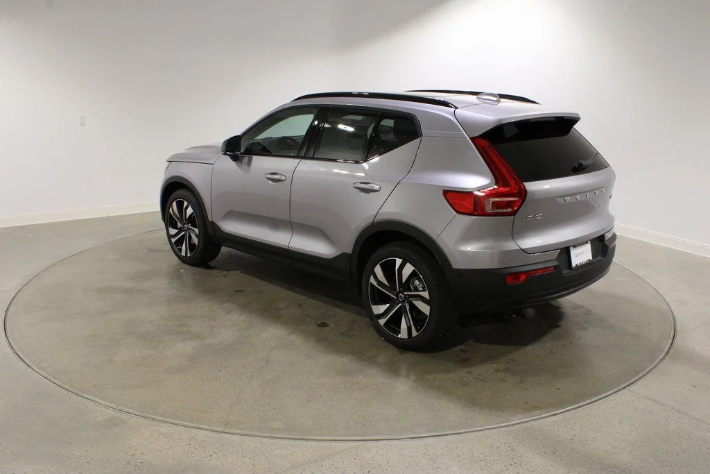 2026 Volvo XC40 Ultra - Photo 4