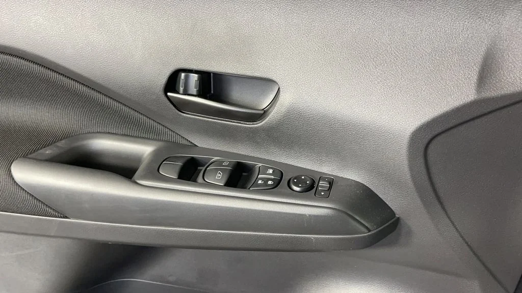 2025 Nissan KICKS PLAY Base - Photo 29