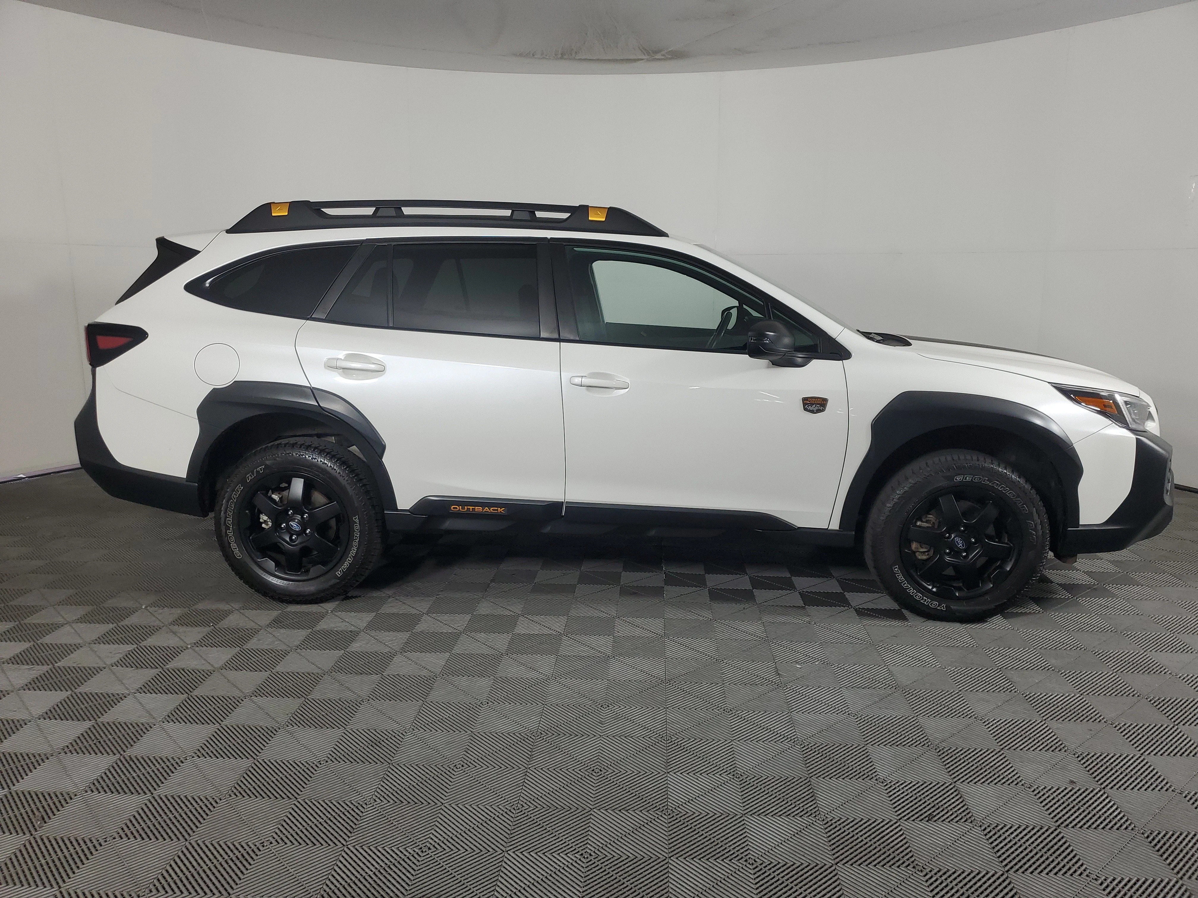 Used 2024 Crystal White Pearl Subaru Wilderness image 3