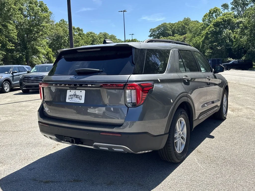 New 2026 Gray Ford Active image 7