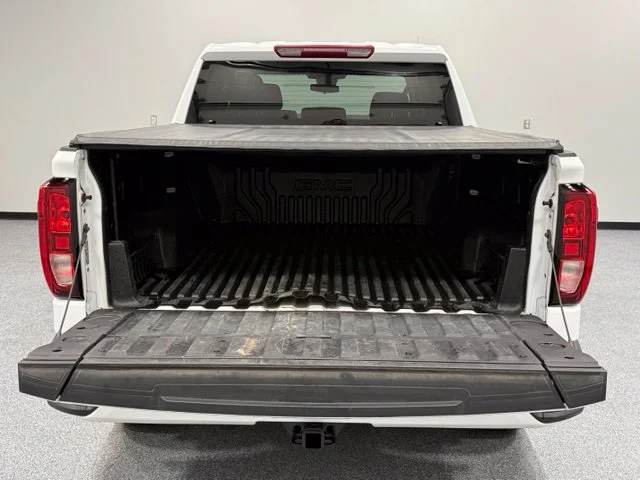 Used 2024 White GMC Elevation image 10
