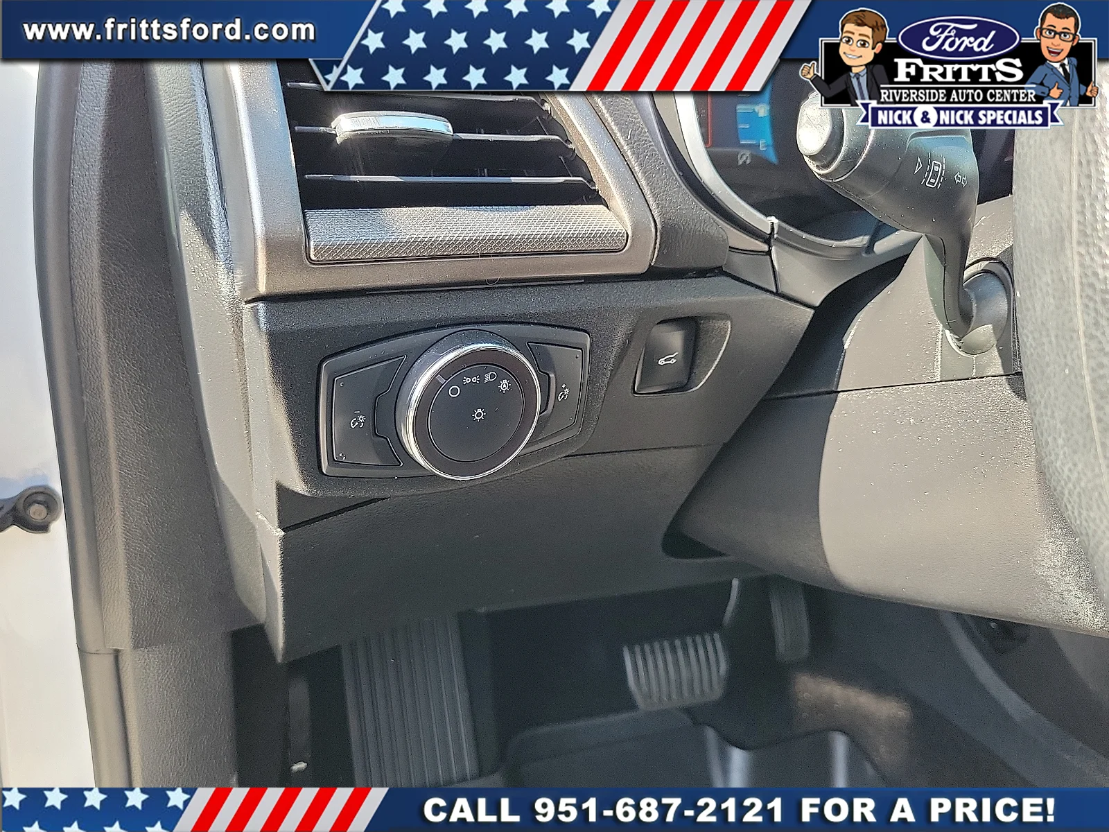 Certified Used 2019 Oxford White Ford SE image 11