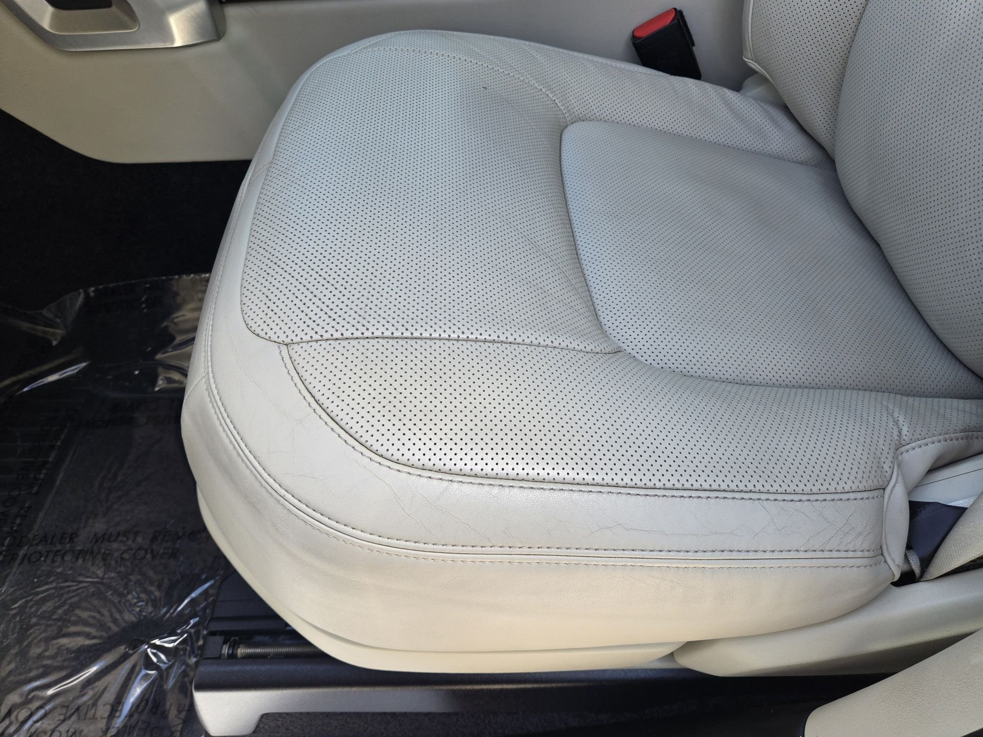 Used 2018 Fuji White Land Rover 5.0L V8 Supercharged image 21