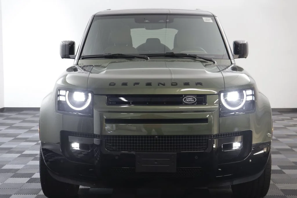 Certified Used 2026 Green Land Rover X-Dynamic SE image 21
