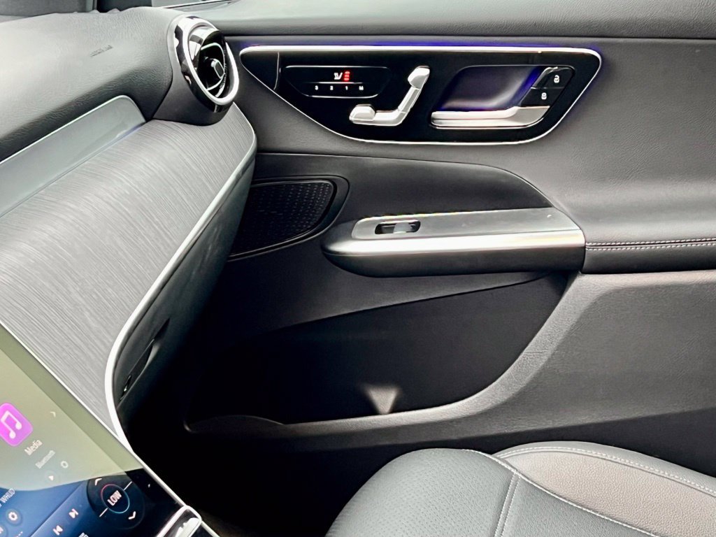 Certified Used 2026  Mercedes-Benz GLC 300 image 15