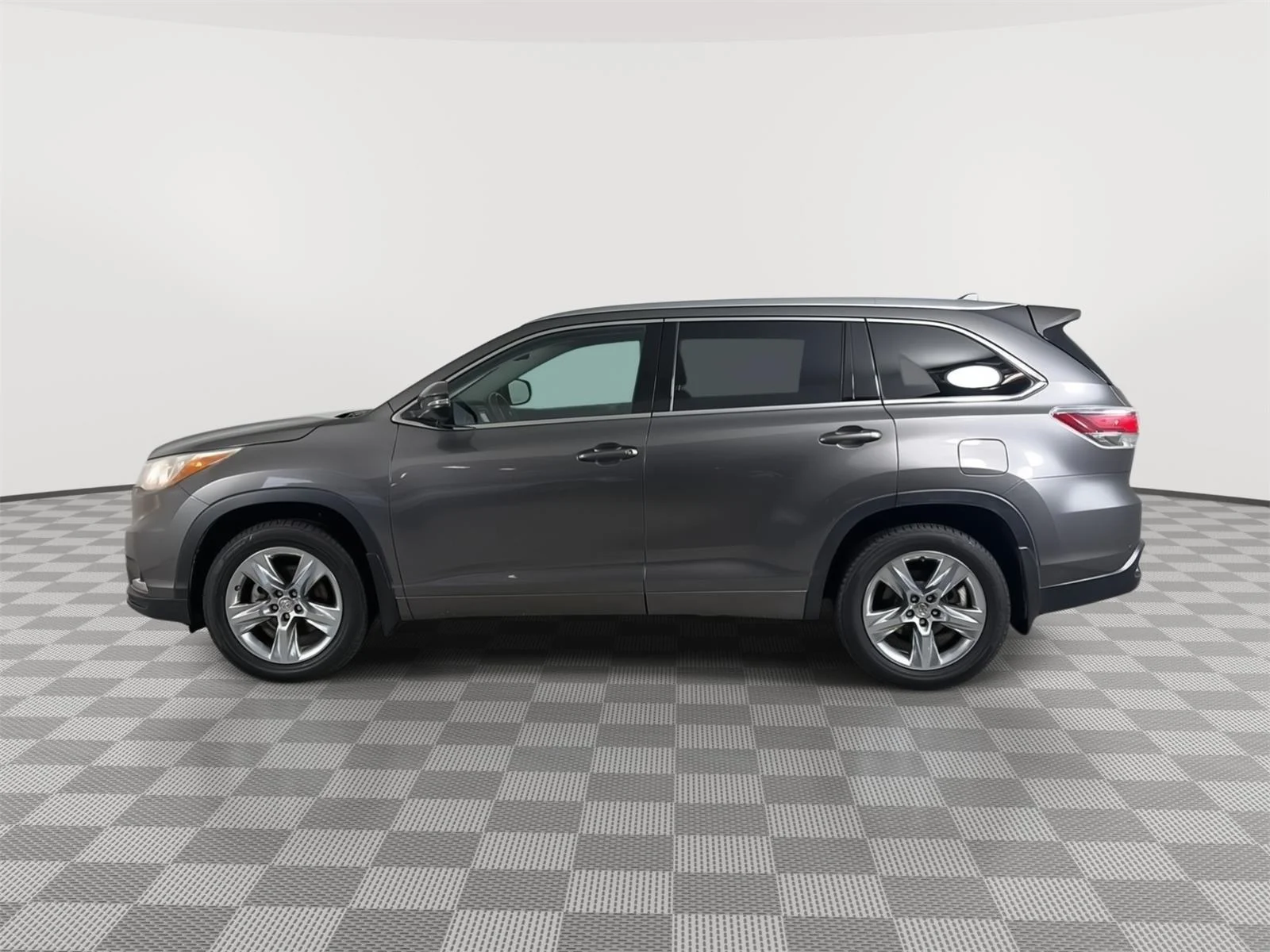 Used 2014 Predawn Gray Mica Toyota Limited image 4
