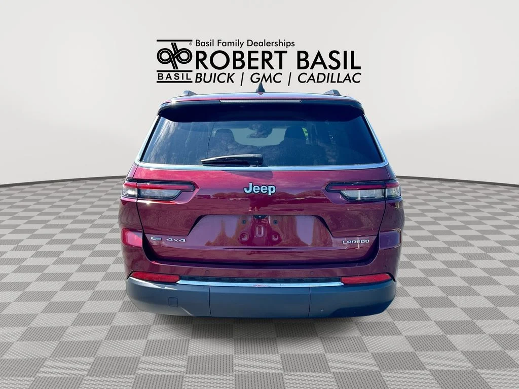 Used 2023 Red Jeep Laredo image 7