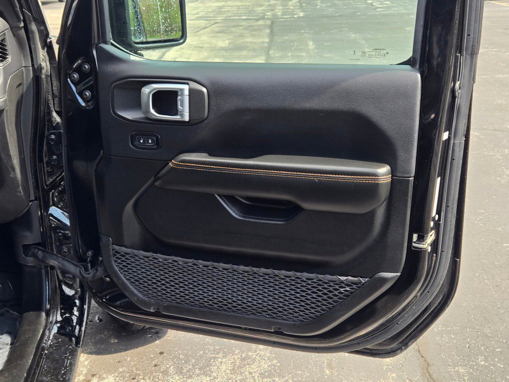 2025 Jeep Wrangler 4-Door Sahara - Photo 5