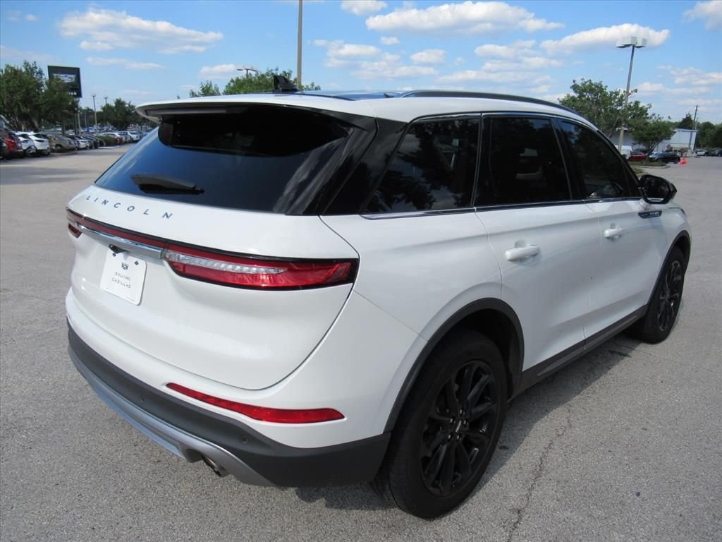 Used 2022 White Lincoln Standard image 7