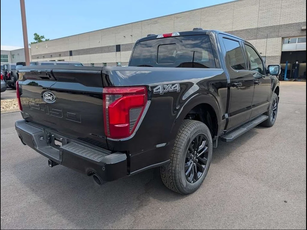New 2026 Agate Black Metallic Ford XLT image 3