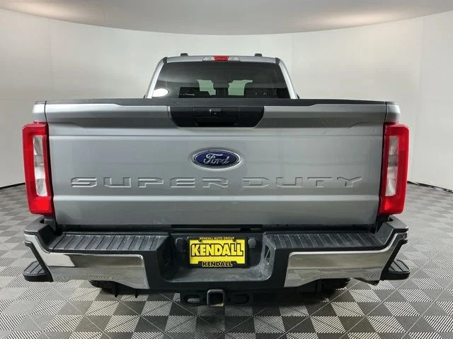 Used 2024  Ford XLT image 5