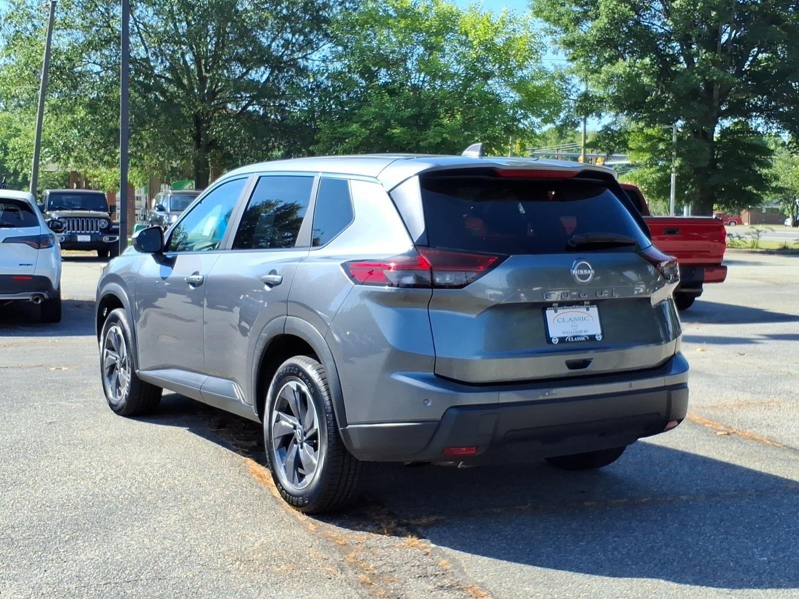 Used 2025 Gun Metallic Nissan SV image 9
