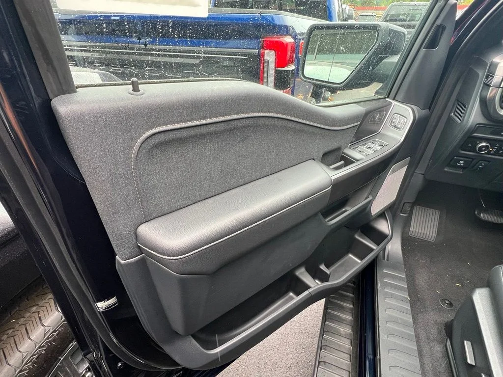 New 2026 Blue Ford Lariat image 10