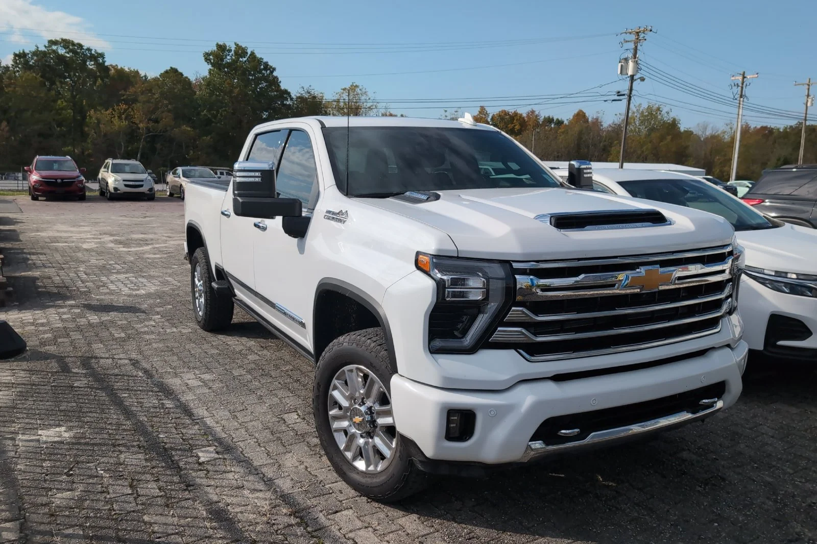 Used 2024 Summit White Chevrolet High Country image 2