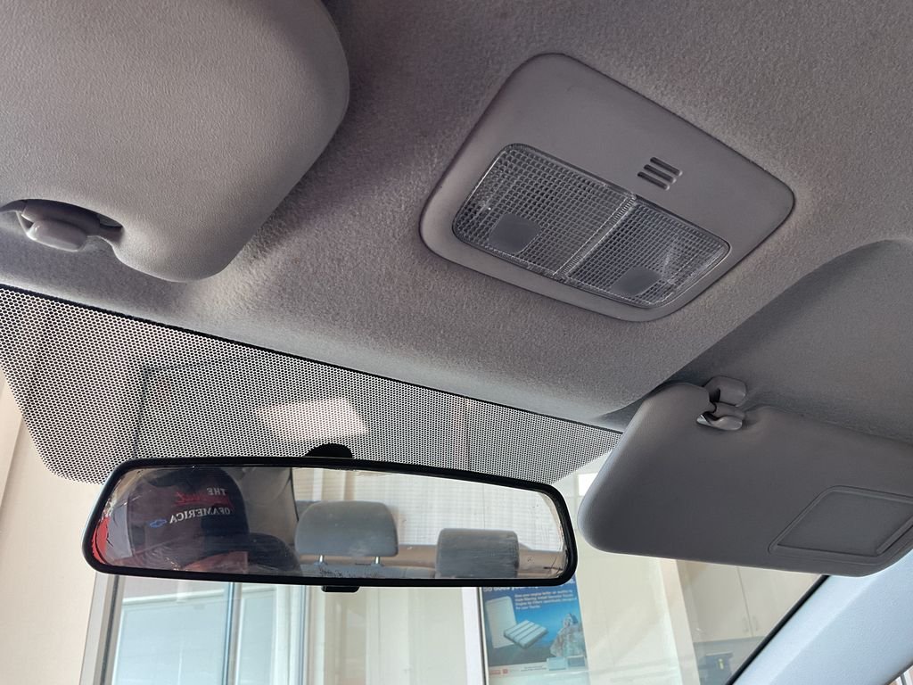 Used 2010  Toyota LE image 14