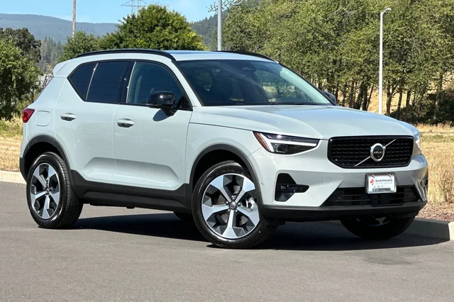 2026 Volvo XC40 Plus