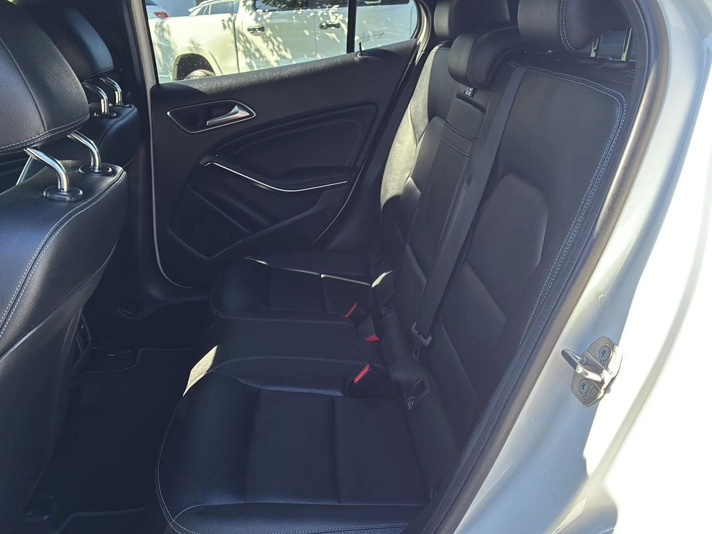 Used 2019 Polar White Mercedes-Benz GLA 250 image 25